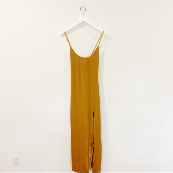 LOVERS + FRIENDS LINA GOLDEN VELVET SUMMER DRESS - Picture 2 of 3
